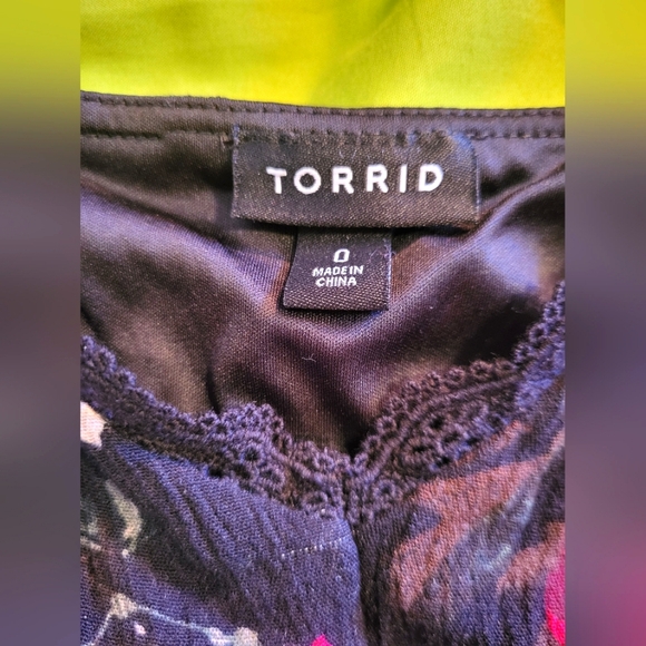 Torrid floral lined tie back shark bite hem sundress size 0X - Picture 3 of 6